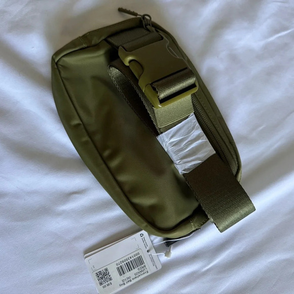 🆕💚 LAST ONE Lululemon Everywhere Belt Bag - Bronze Green - Picture 4 of 6